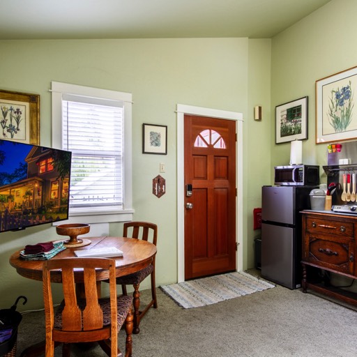 Suite at 59, Ashland, Oregon